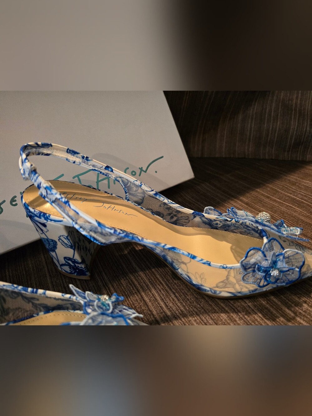 NWT Betsey Johnson Petra WHT/BLU FLORALEmbellished Slingback Heels, Size 9.5 - Picture 14 of 16